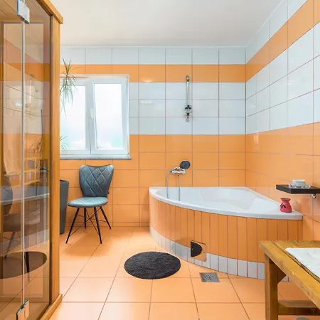 Holiday home Awesome In With Jacuzzi