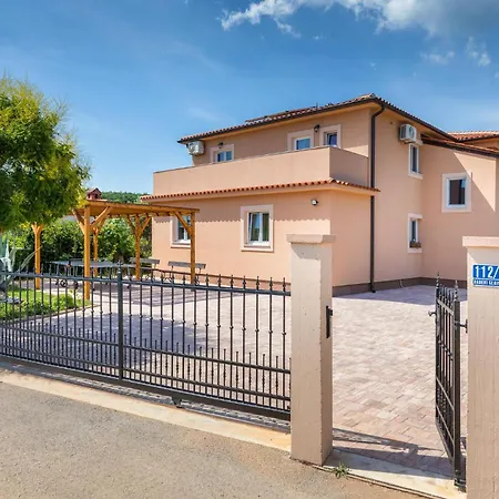 Awesome In With Jacuzzi Holiday home Marcana