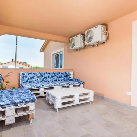 Awesome In With Jacuzzi Holiday home Marcana